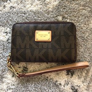 Michael Kors wristlet